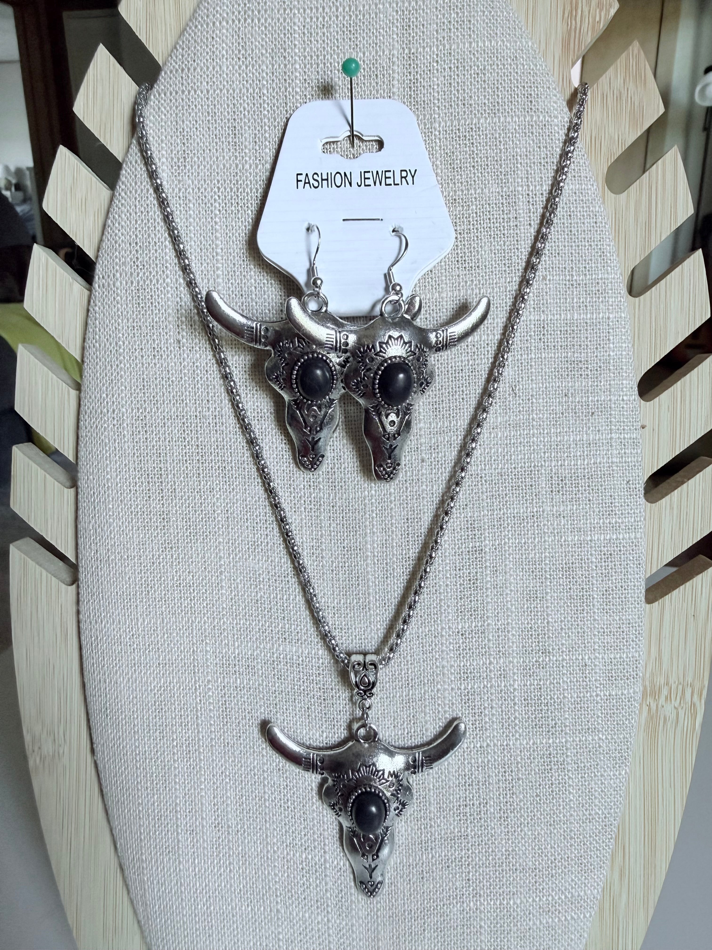 Steer Head Crackle Stone Necklace and Earring Set - 3 Colors