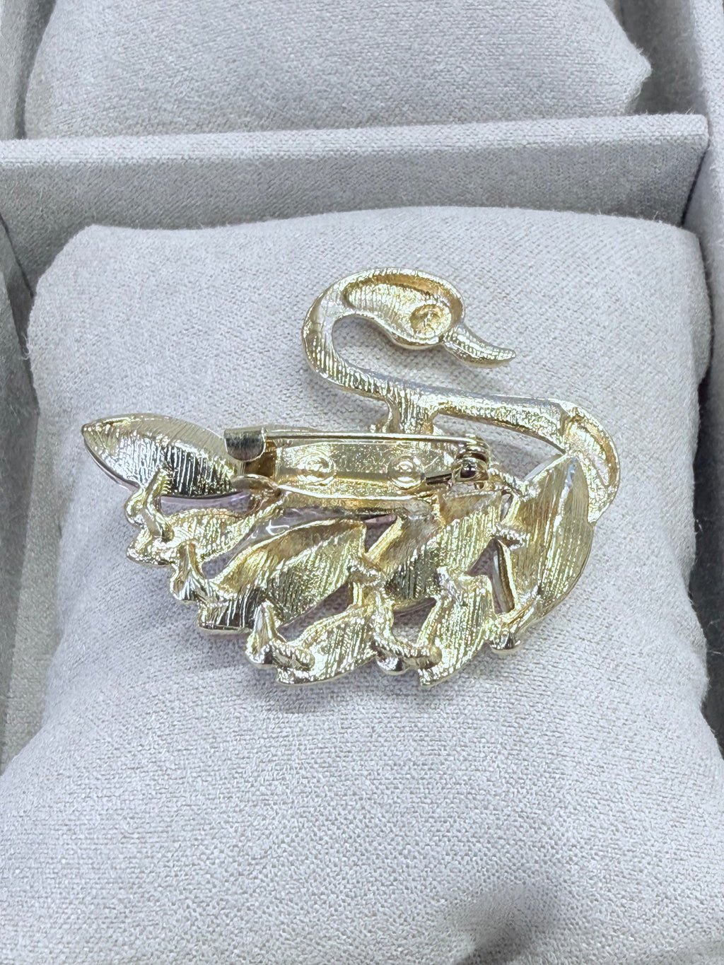 Swan Brooch- 6 Colors