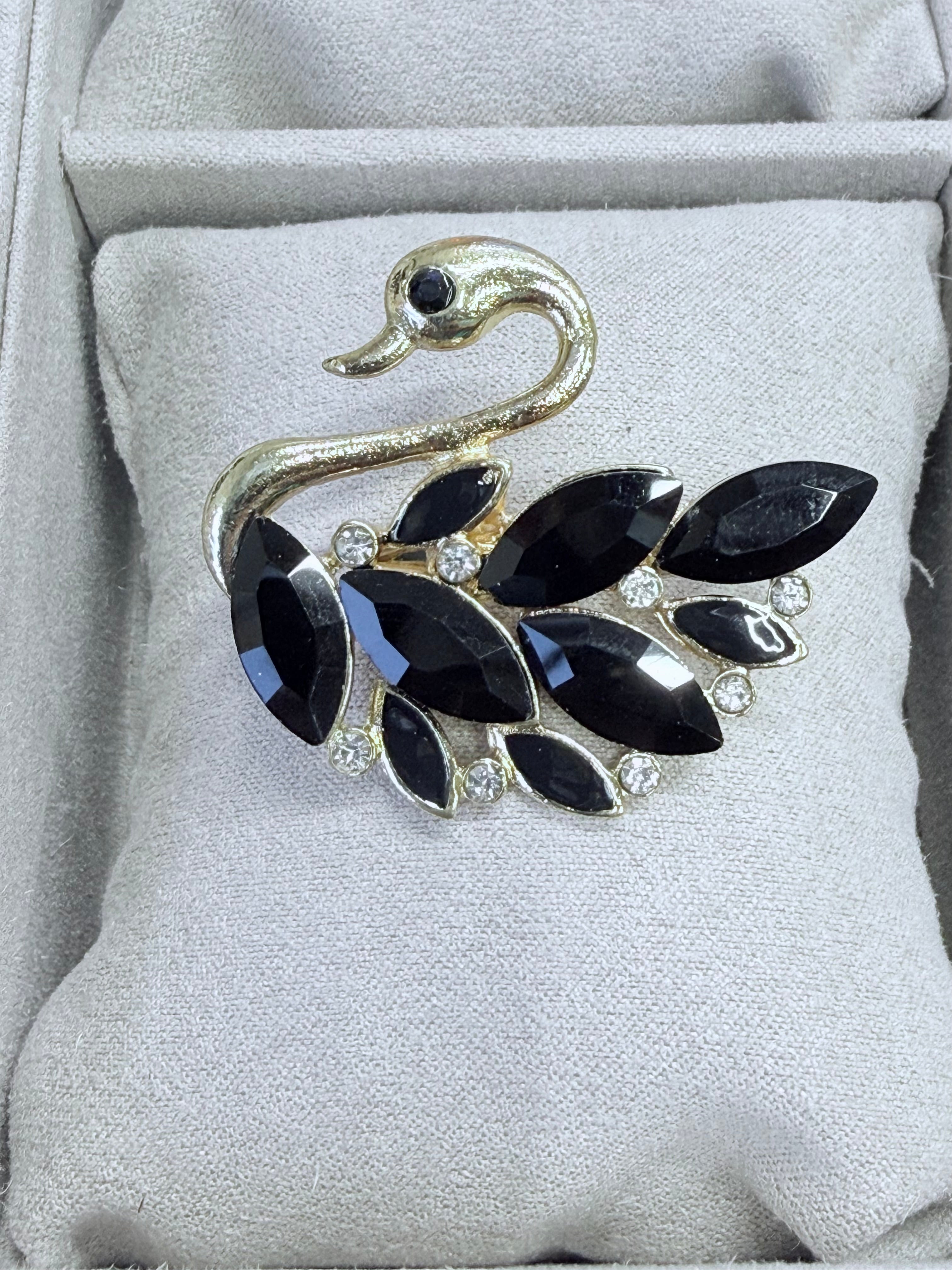 Swan Brooch- 6 Colors