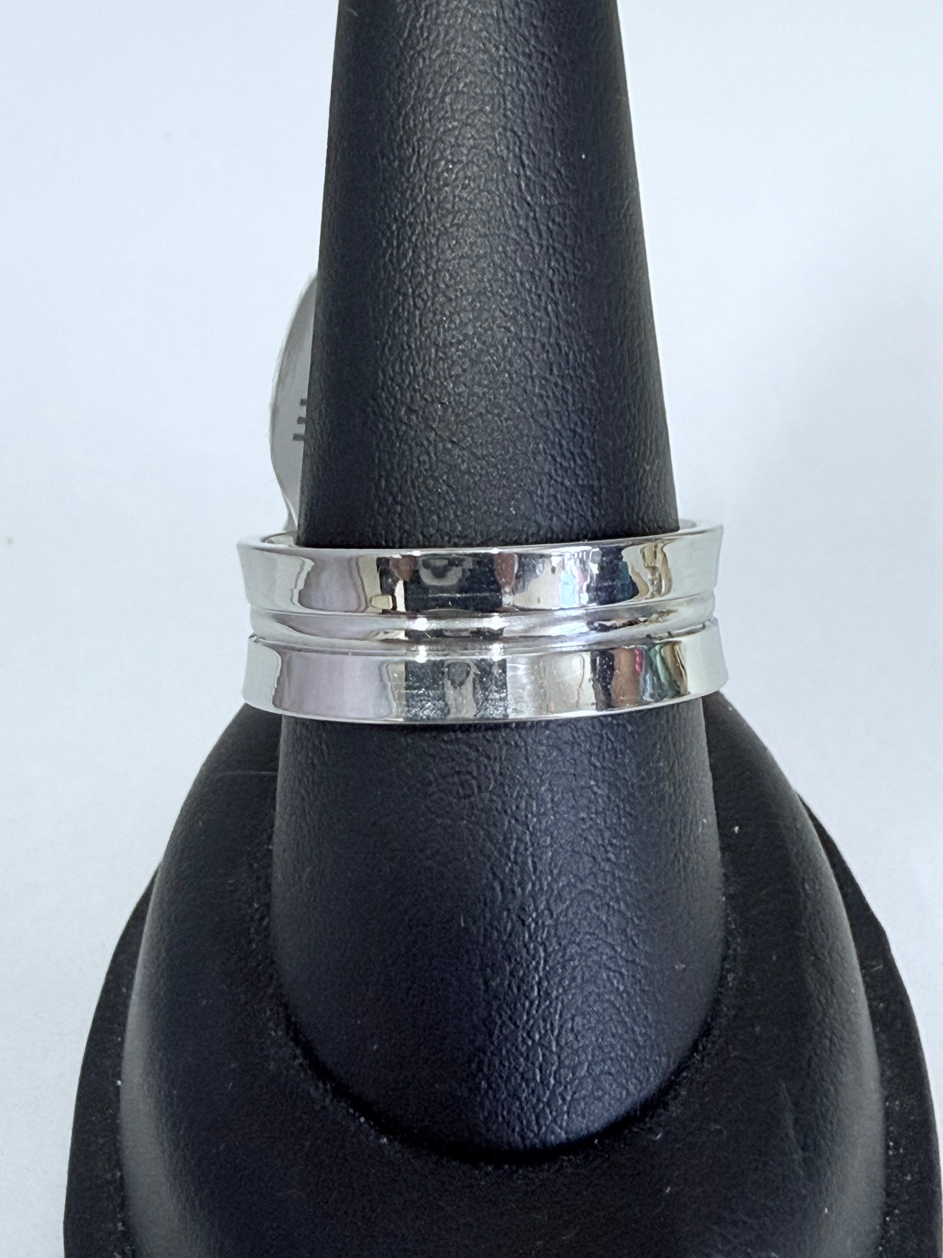 Unisex Band Rings - Stainless Steel - Gold or Silver