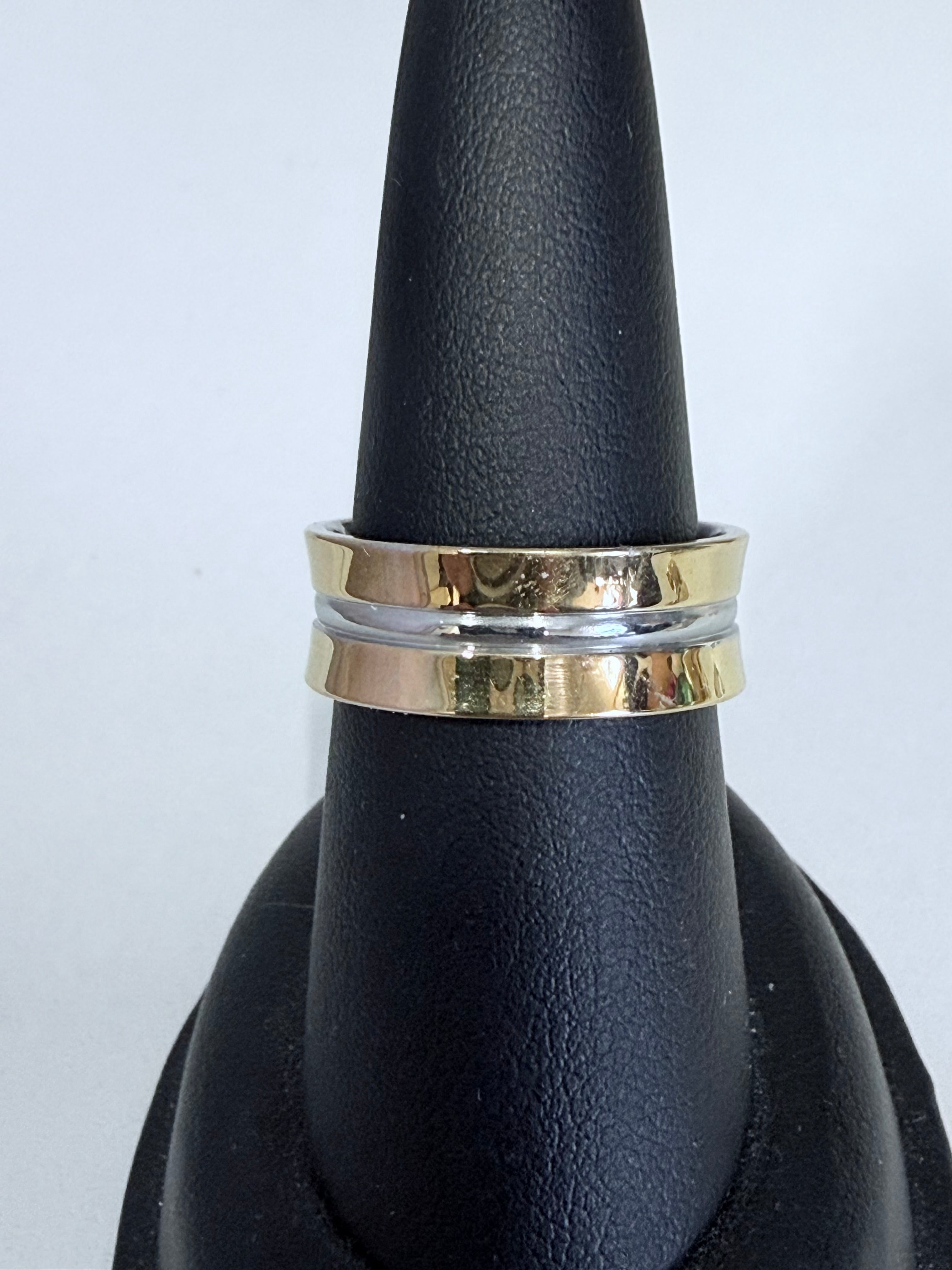 Unisex Band Rings - Stainless Steel - Gold or Silver